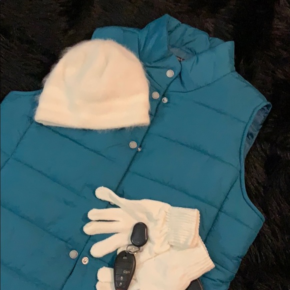 Daisy Fuentes Jackets & Blazers - NWOT Daisy Fuentes Aquamarine Puffer Vest Jacket L